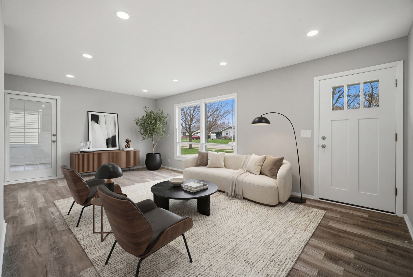 249 Shawnee Drive, Carol Stream, IL 60188