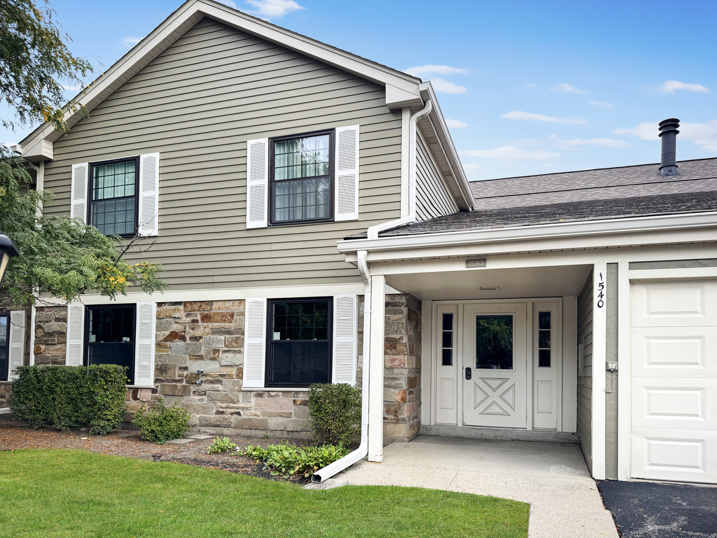 1540 Heather Court #C1, Wheeling, IL 60090