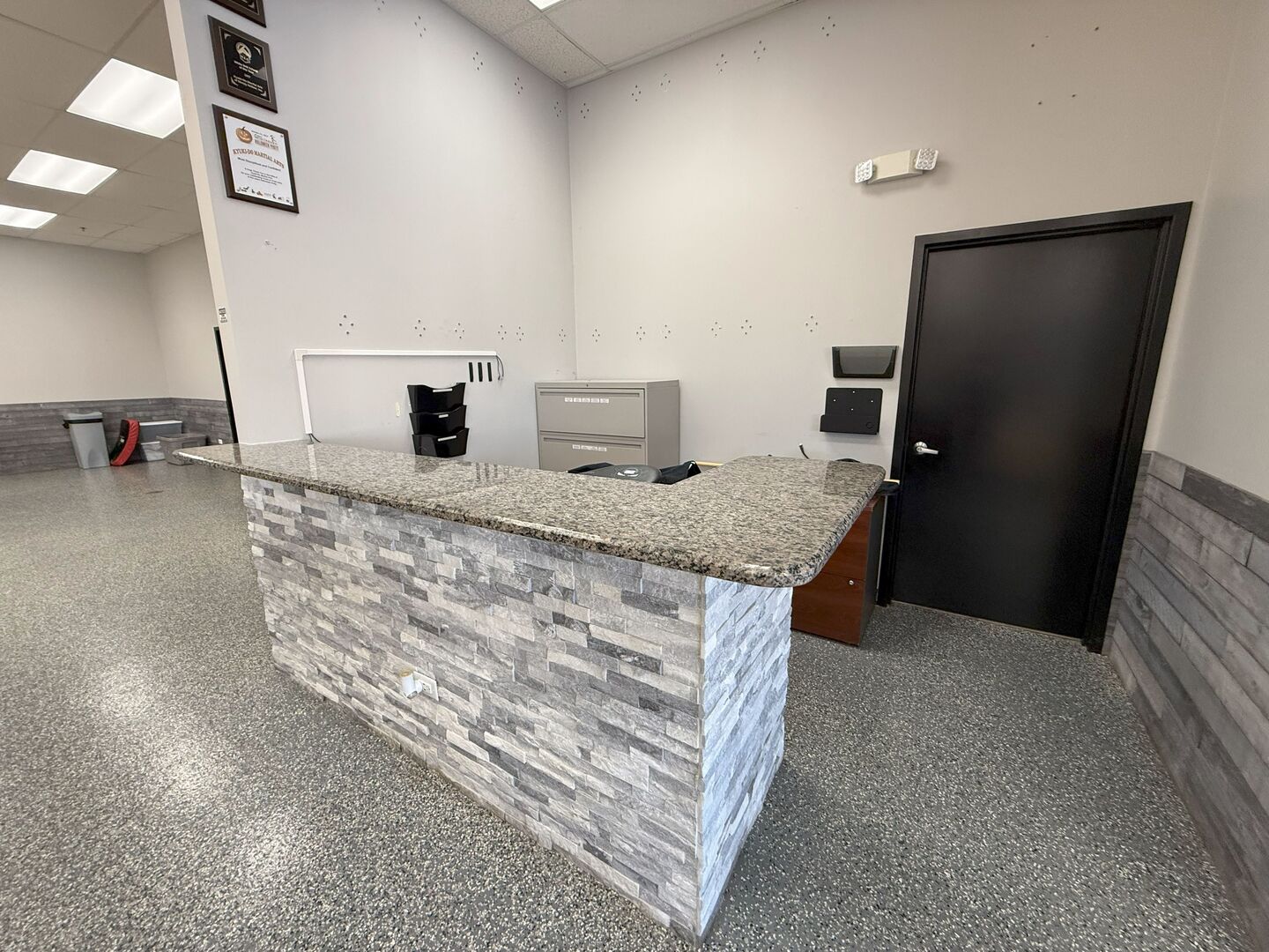 1049 W Main Street, Sleepy Hollow, IL 60118