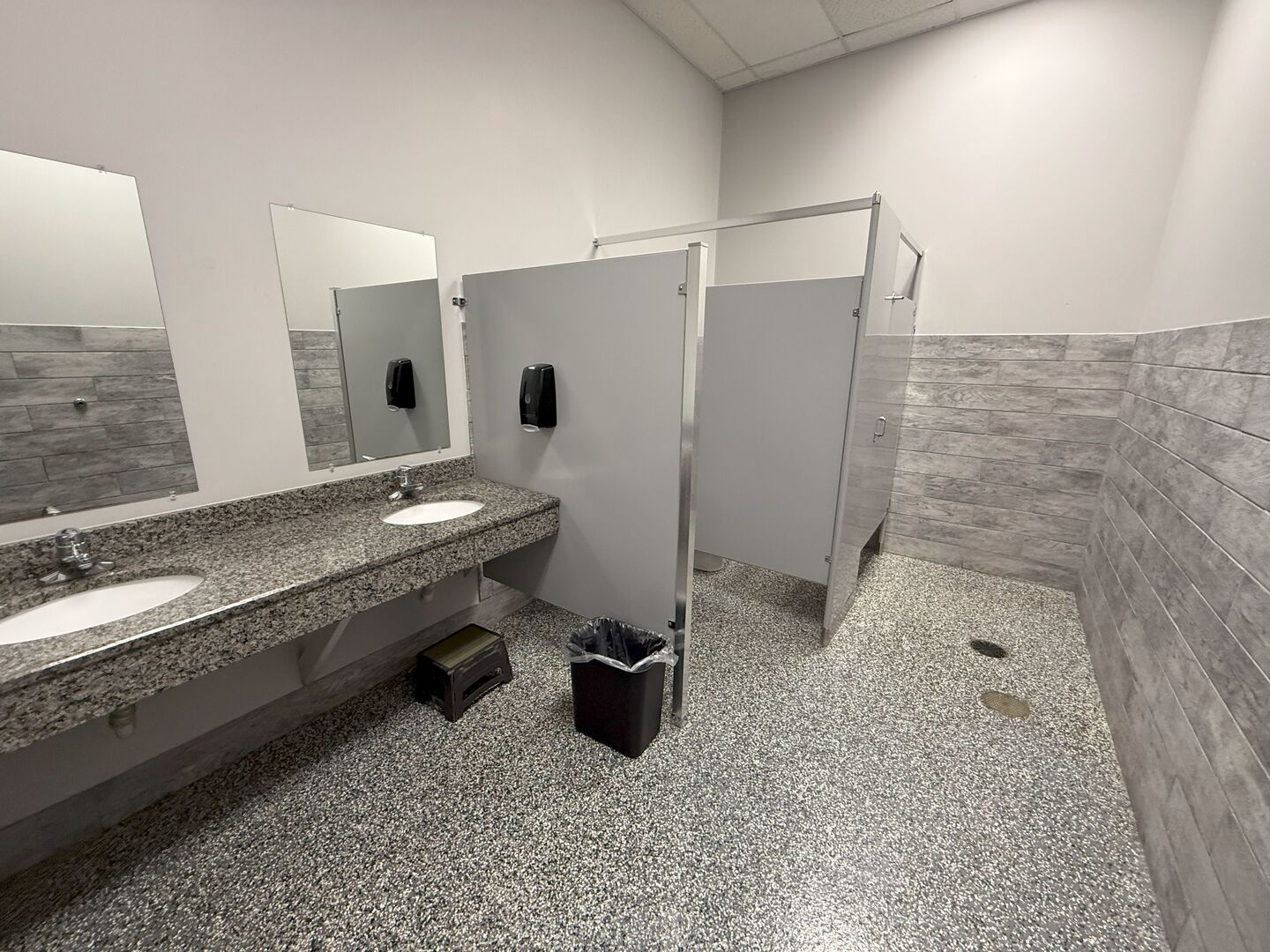 1049 W Main Street, Sleepy Hollow, IL 60118