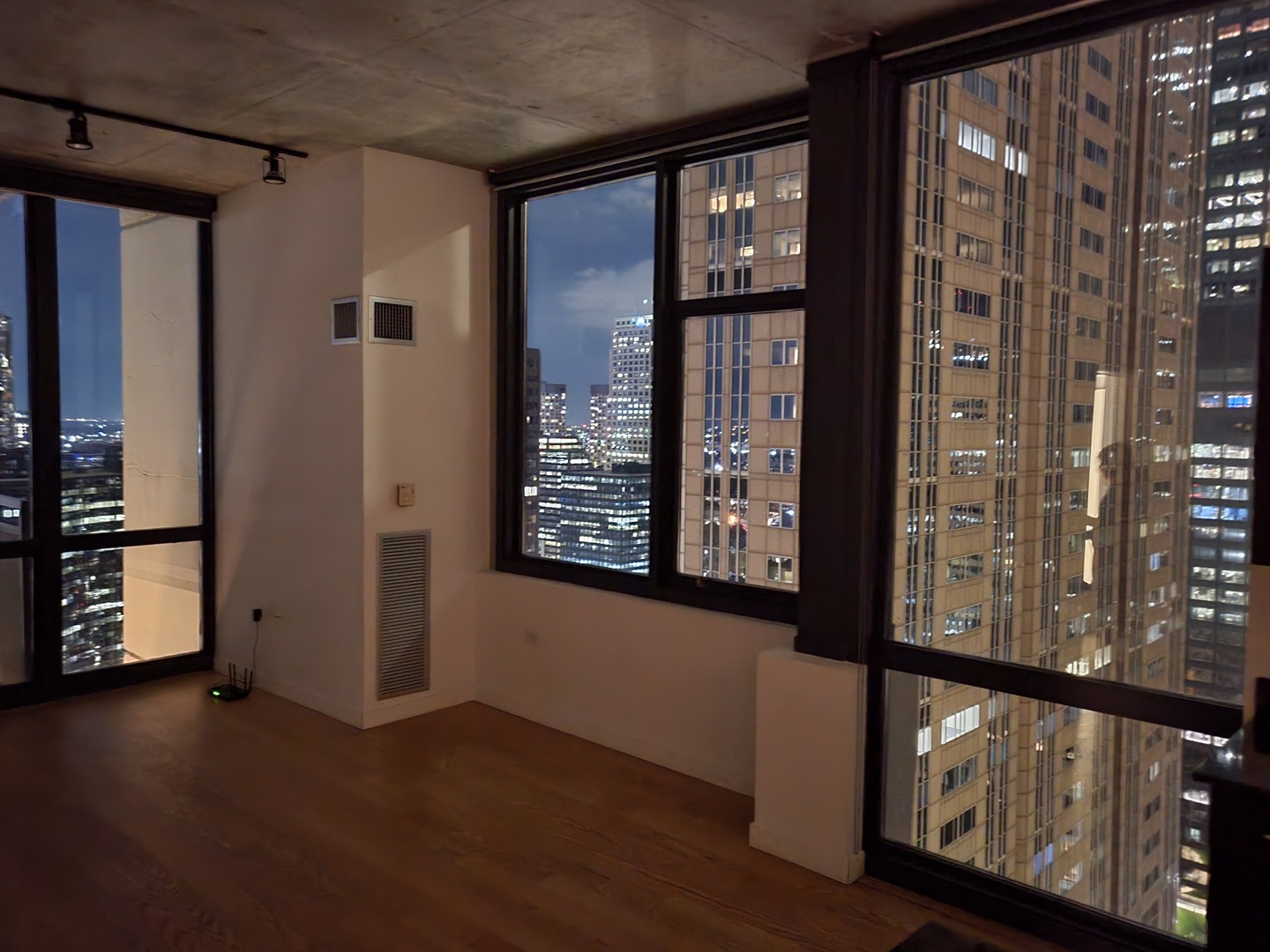 235 W VAN BUREN Street #4014, Chicago, IL 60607