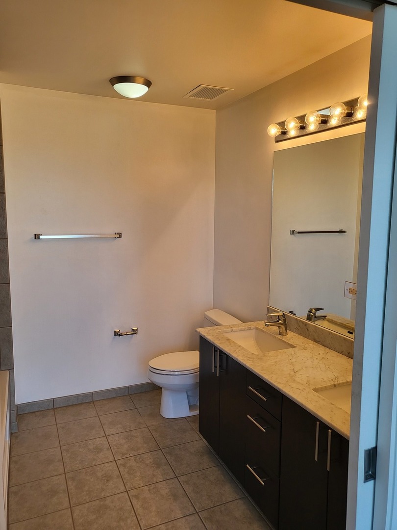 235 W VAN BUREN Street #4014, Chicago, IL 60607