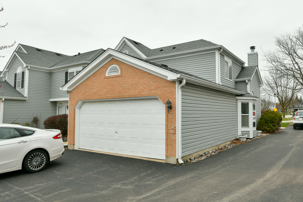 5690 Delaware Avenue, Gurnee, IL 60031