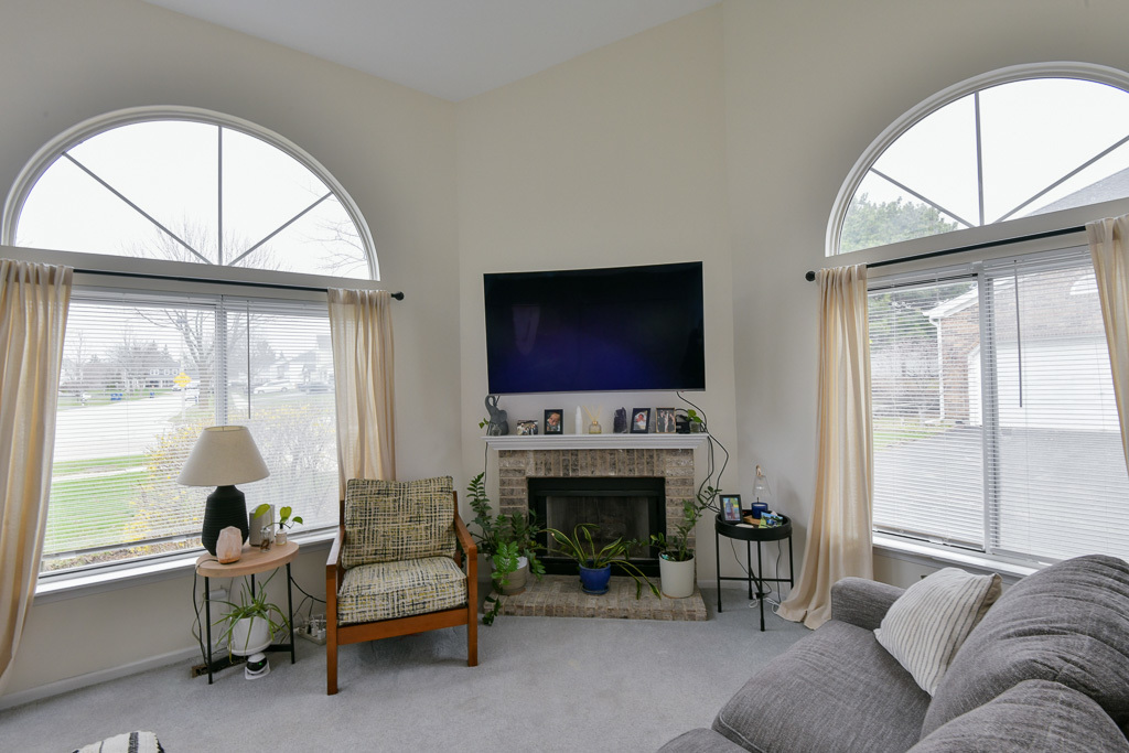 5690 Delaware Avenue, Gurnee, IL 60031