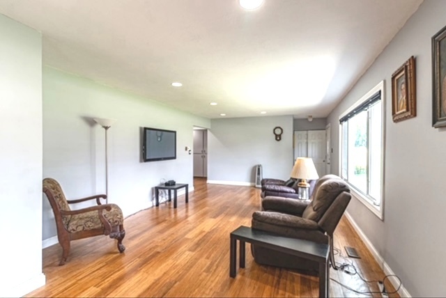 725 CUMBERLAND Street, Hoffman Estates, IL 60169