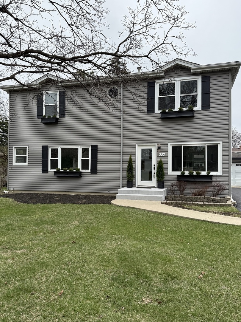 656 W Comstock Avenue, Elmhurst, IL 60126