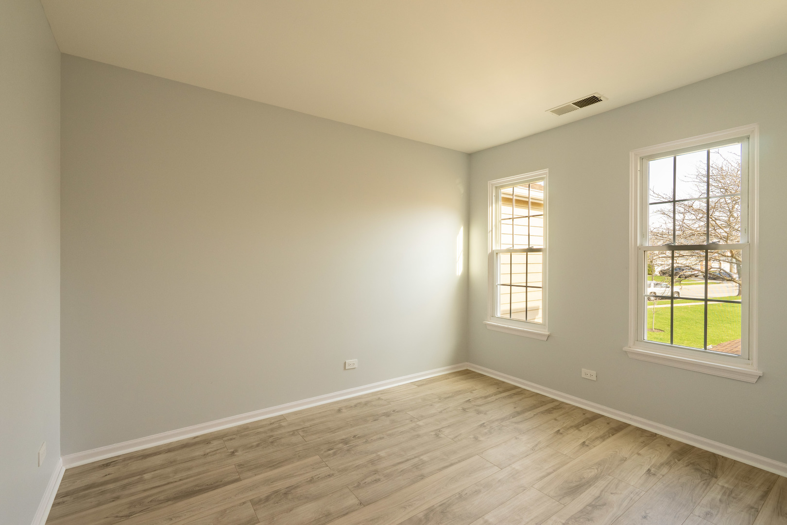 629 W Streamwood Boulevard #B, Streamwood, IL 60107