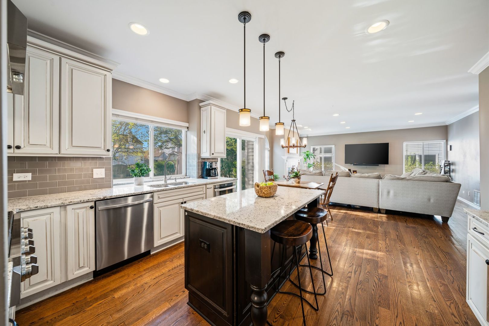 1126 Vista Drive, Gurnee, IL 60031