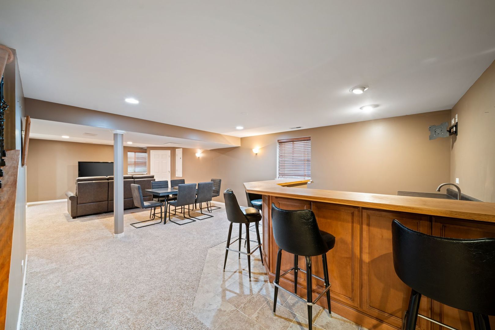 1126 Vista Drive, Gurnee, IL 60031