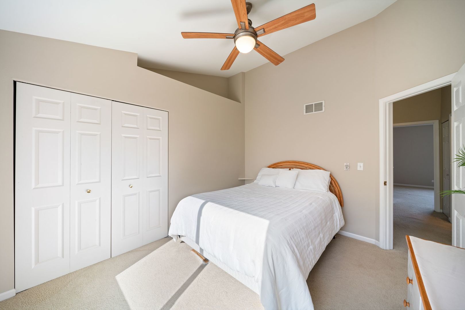 1126 Vista Drive, Gurnee, IL 60031