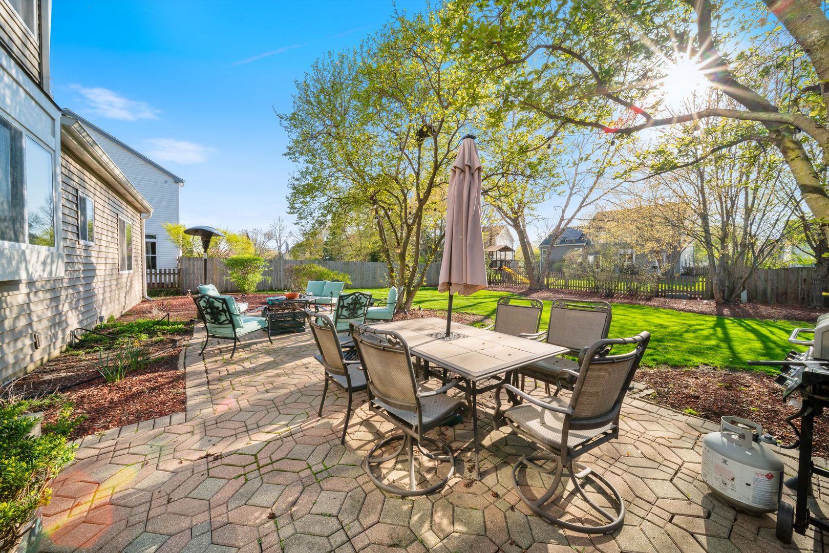 1126 Vista Drive, Gurnee, IL 60031