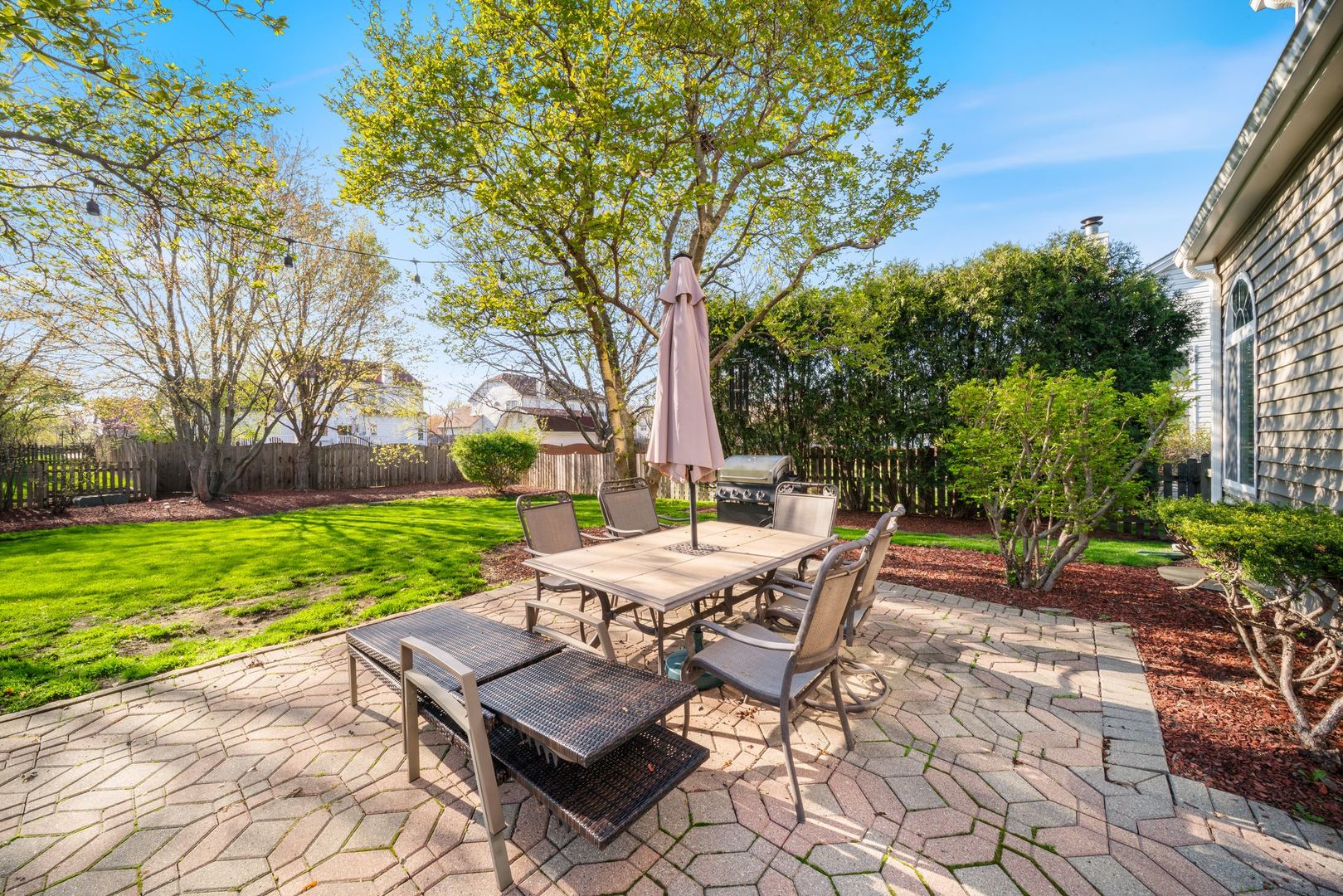 1126 Vista Drive, Gurnee, IL 60031