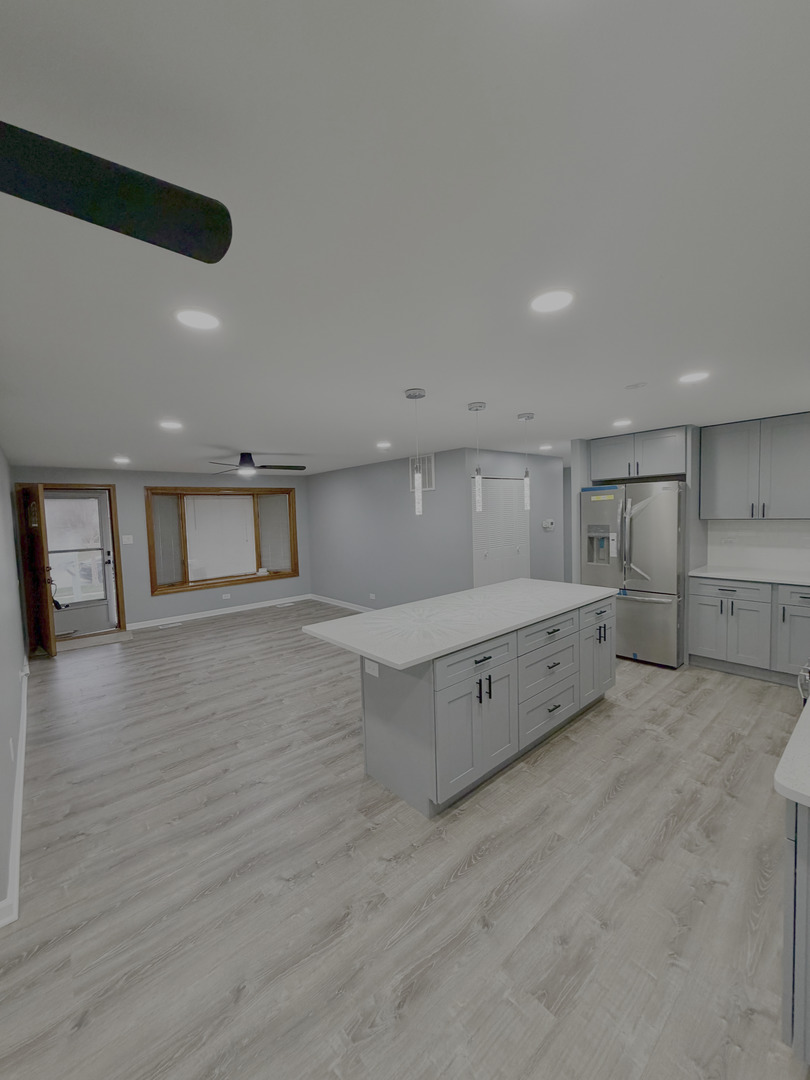 1310 SOMERSET Lane, Schaumburg, IL 60193