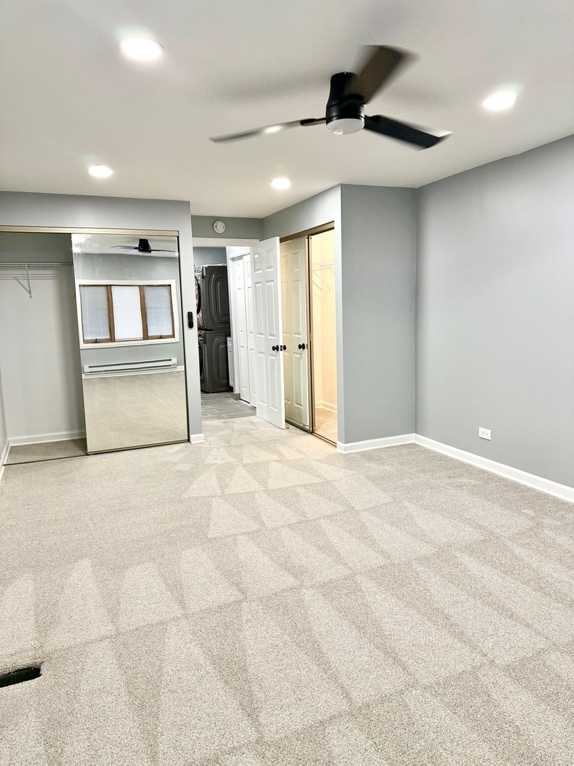 1310 SOMERSET Lane, Schaumburg, IL 60193