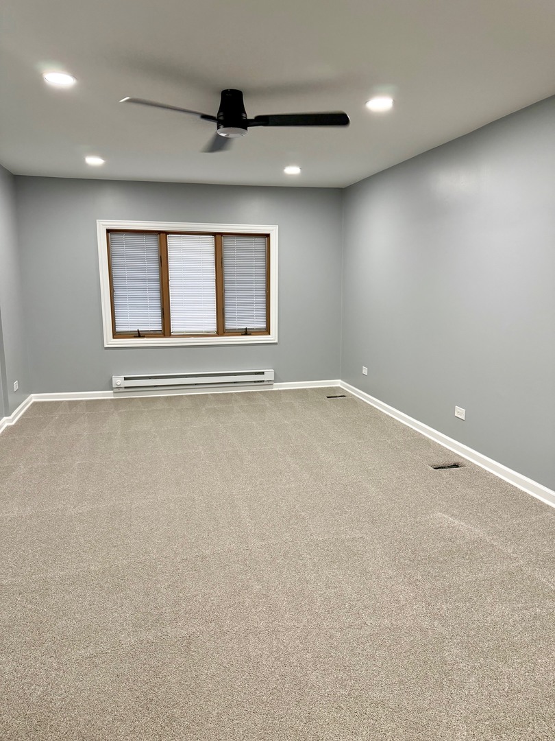 1310 SOMERSET Lane, Schaumburg, IL 60193