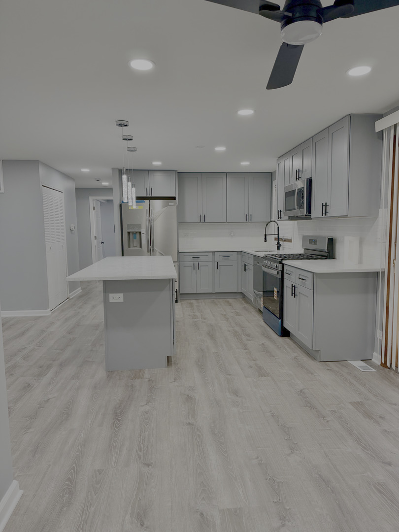 1310 SOMERSET Lane, Schaumburg, IL 60193