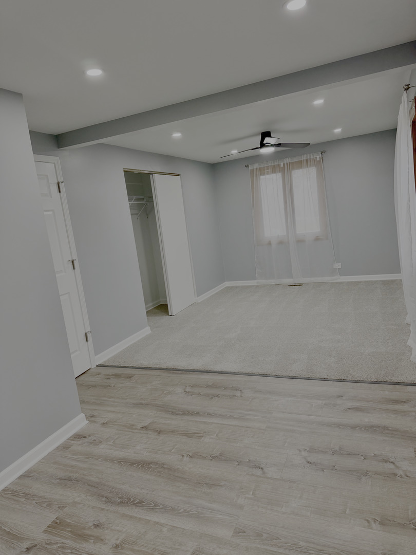 1310 SOMERSET Lane, Schaumburg, IL 60193