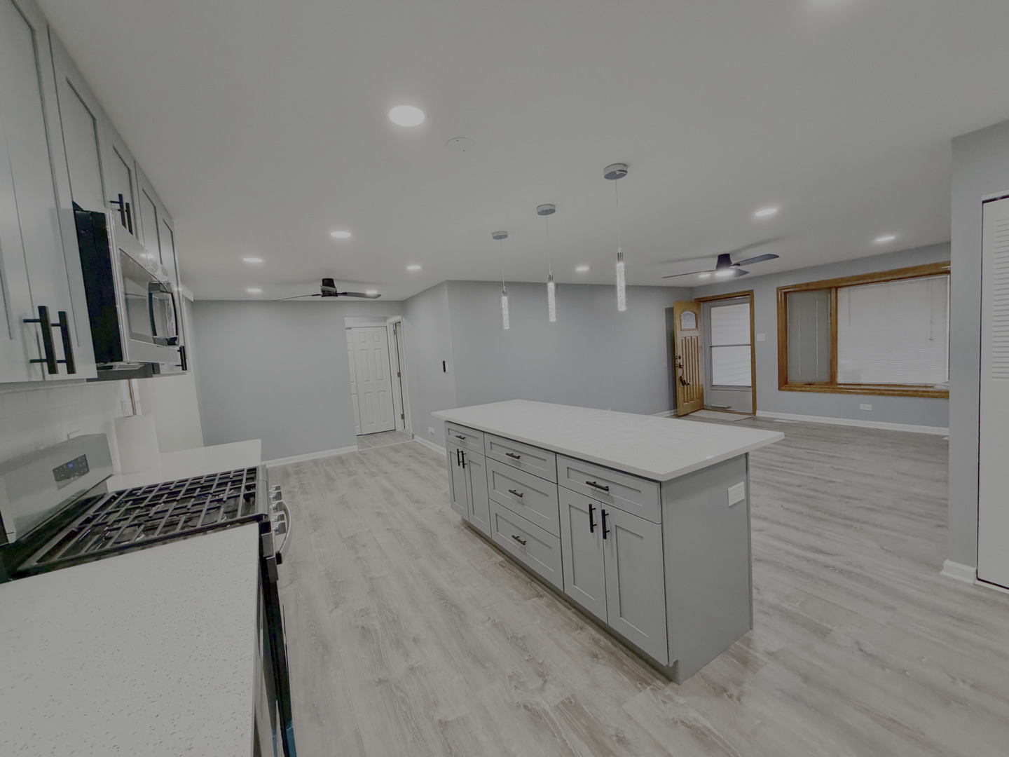 1310 SOMERSET Lane, Schaumburg, IL 60193