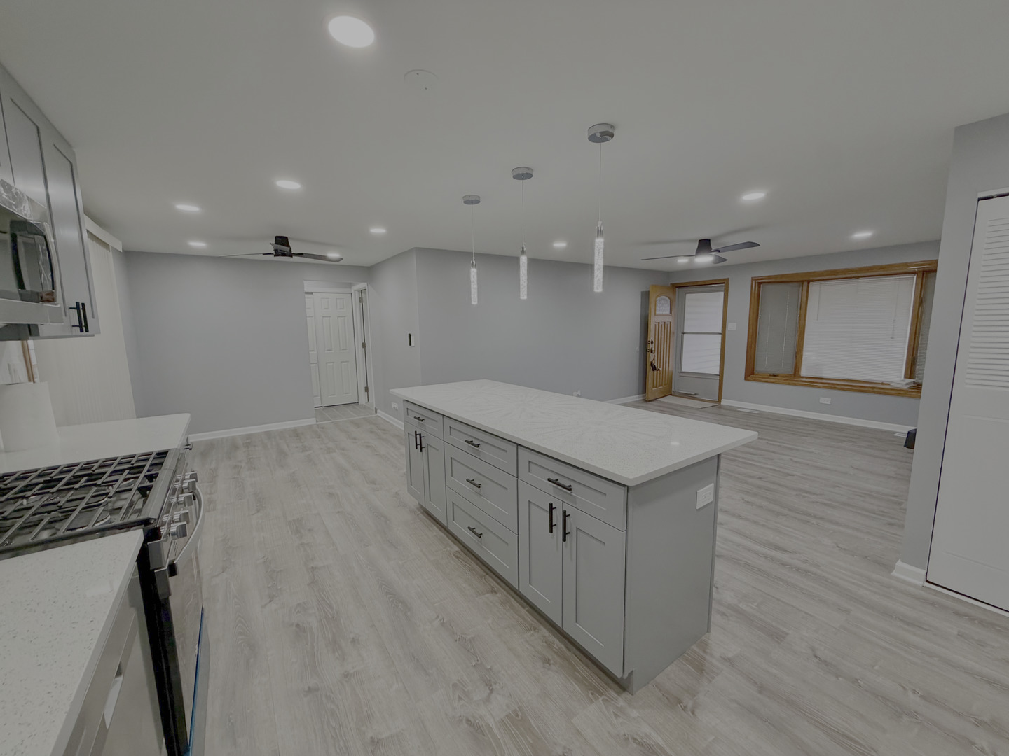 1310 SOMERSET Lane, Schaumburg, IL 60193