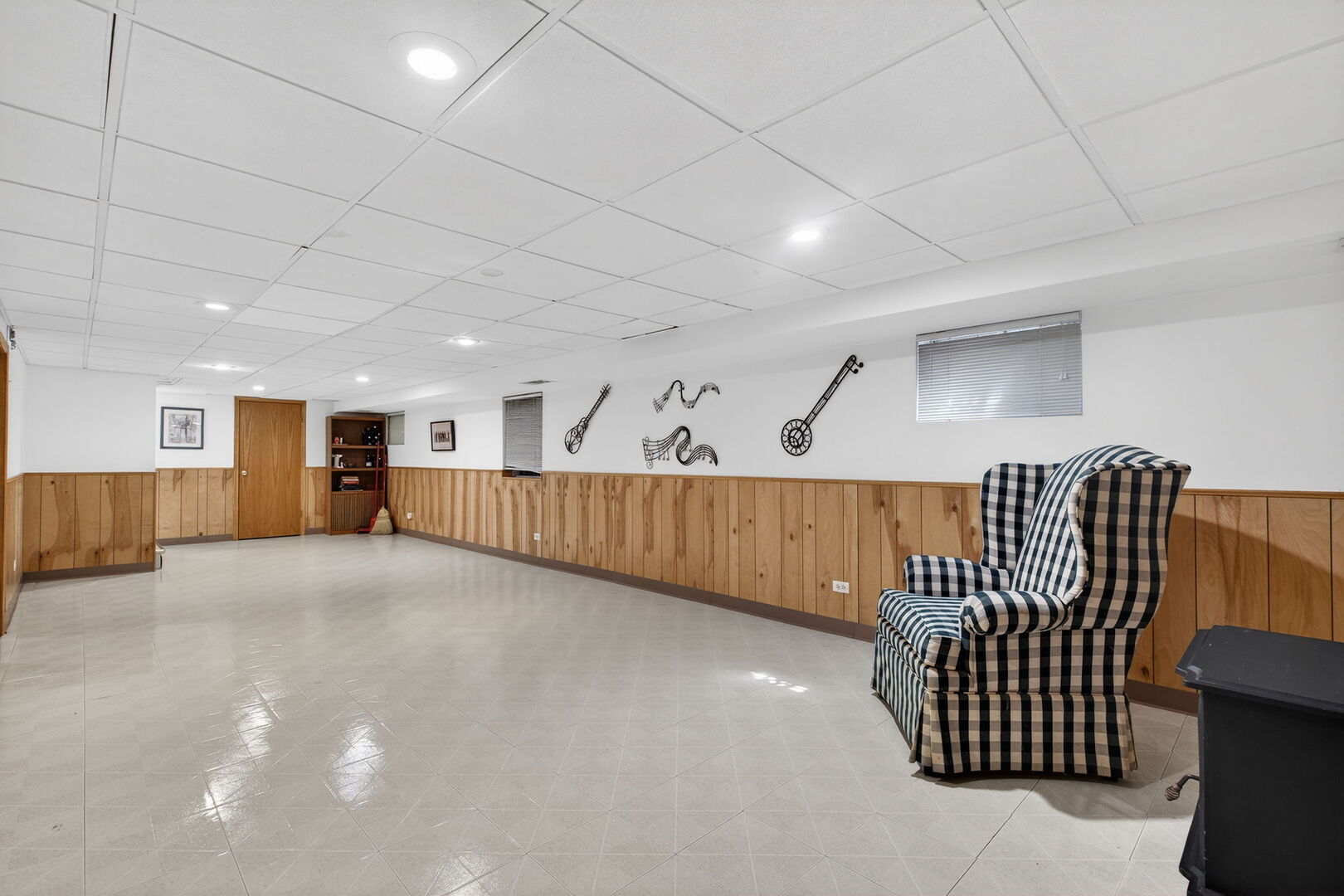 6 Charlestown Court, Bolingbrook, IL 60440