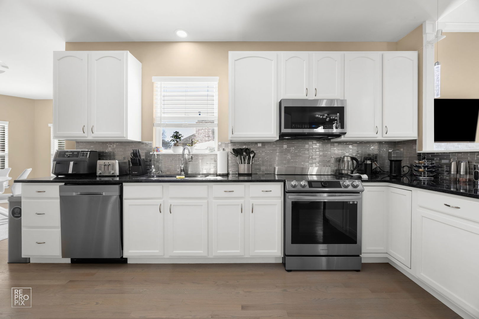 134 Timber Court, Gilberts, IL 60136