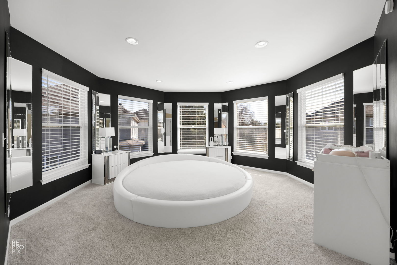 134 Timber Court, Gilberts, IL 60136