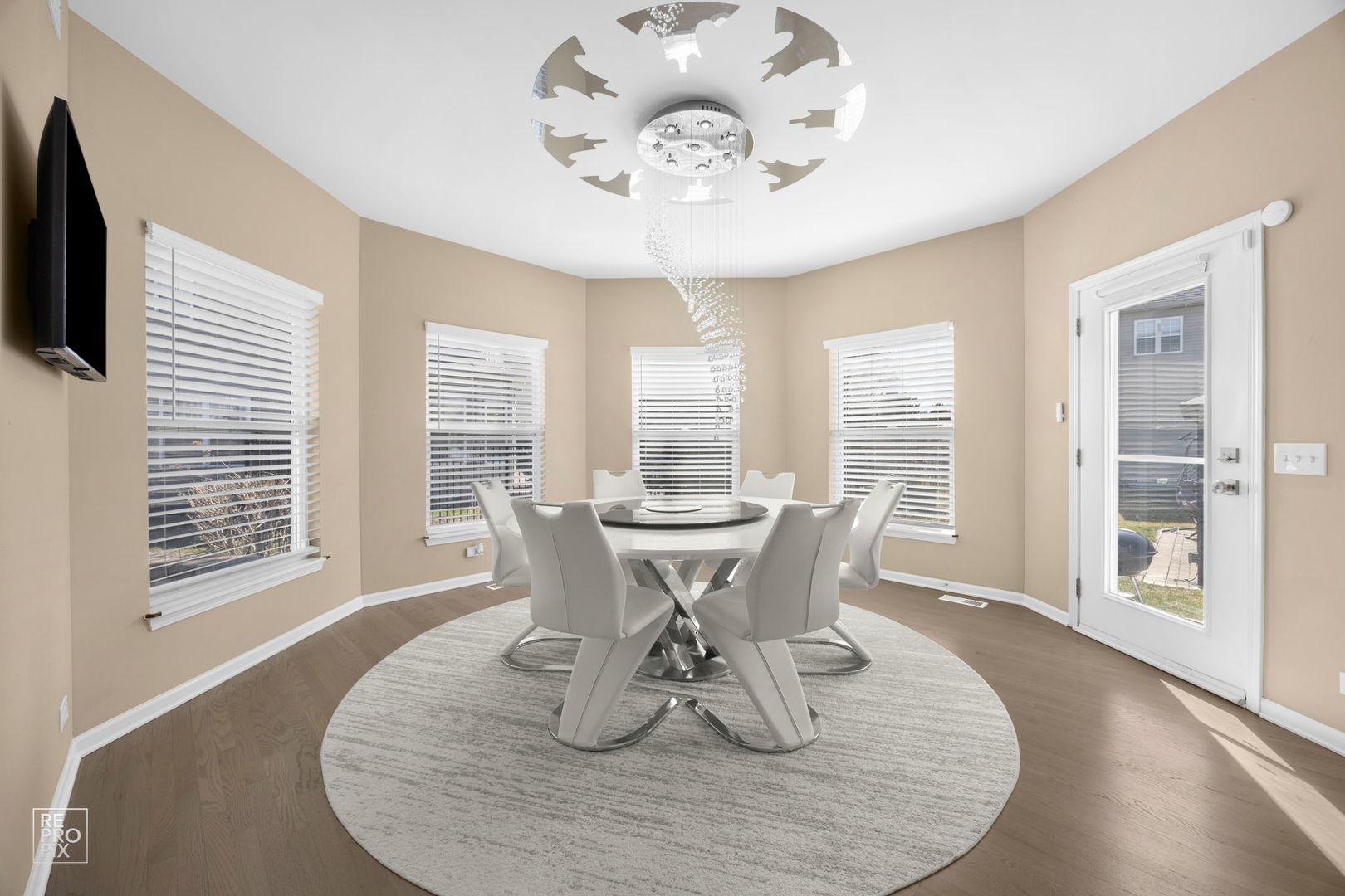 134 Timber Court, Gilberts, IL 60136