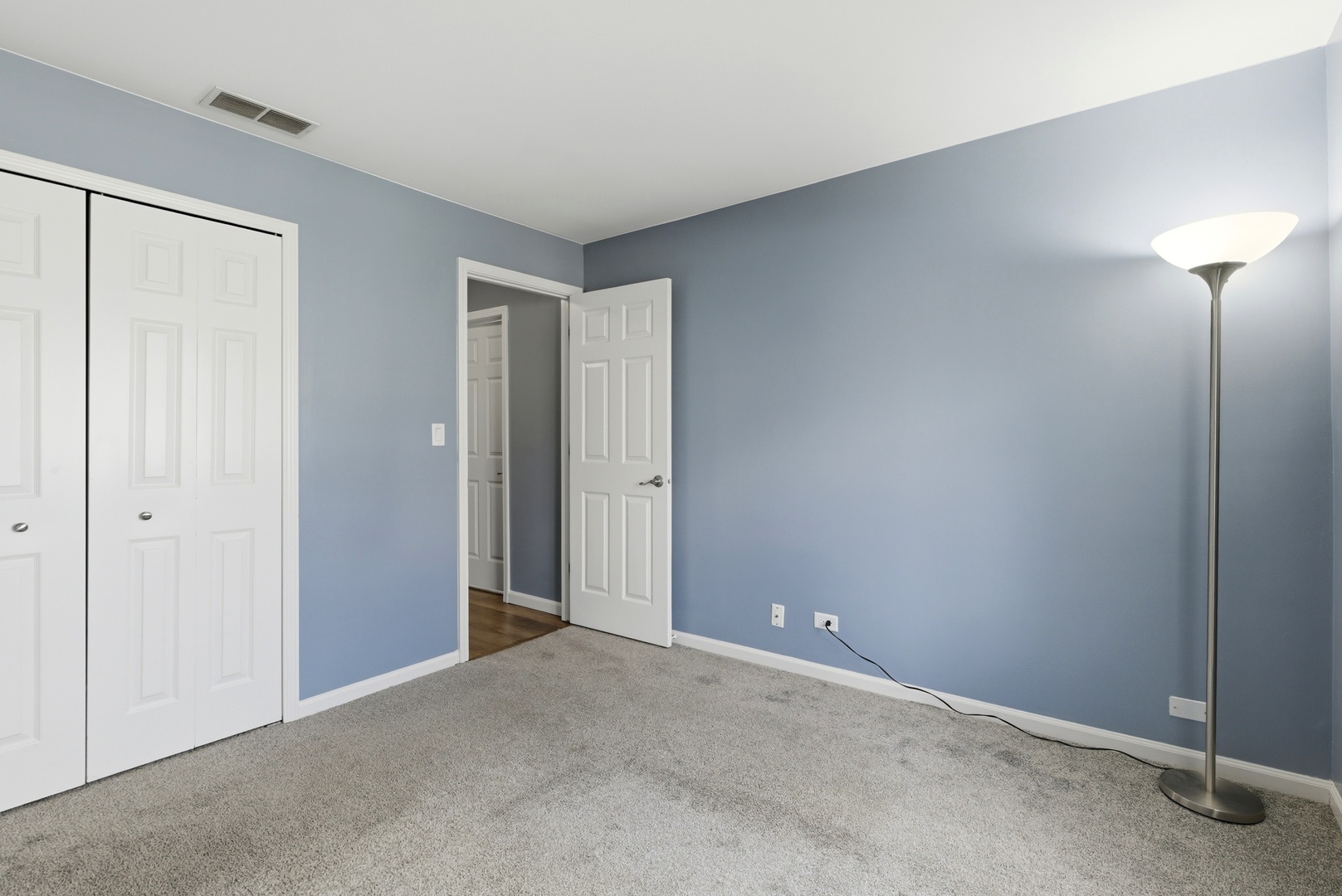 622 Zaininger Avenue #A, Naperville, IL 60563