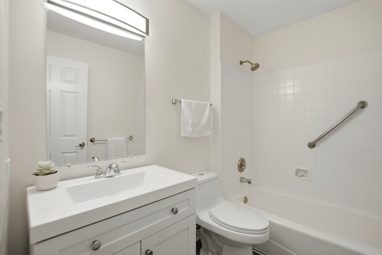 622 Zaininger Avenue #A, Naperville, IL 60563