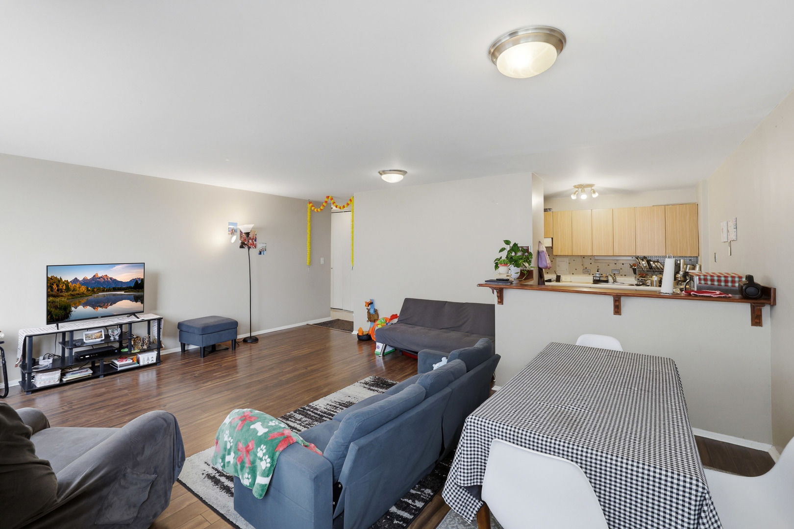 5701 N Sheridan Road #7E, Chicago, IL 60660