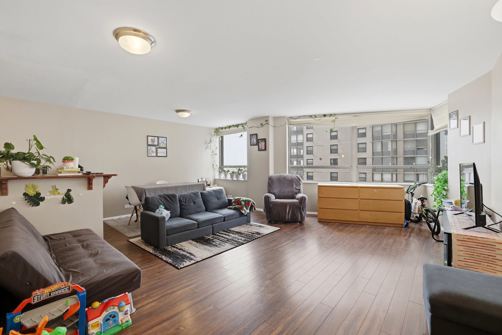 5701 N Sheridan Road #7E, Chicago, IL 60660