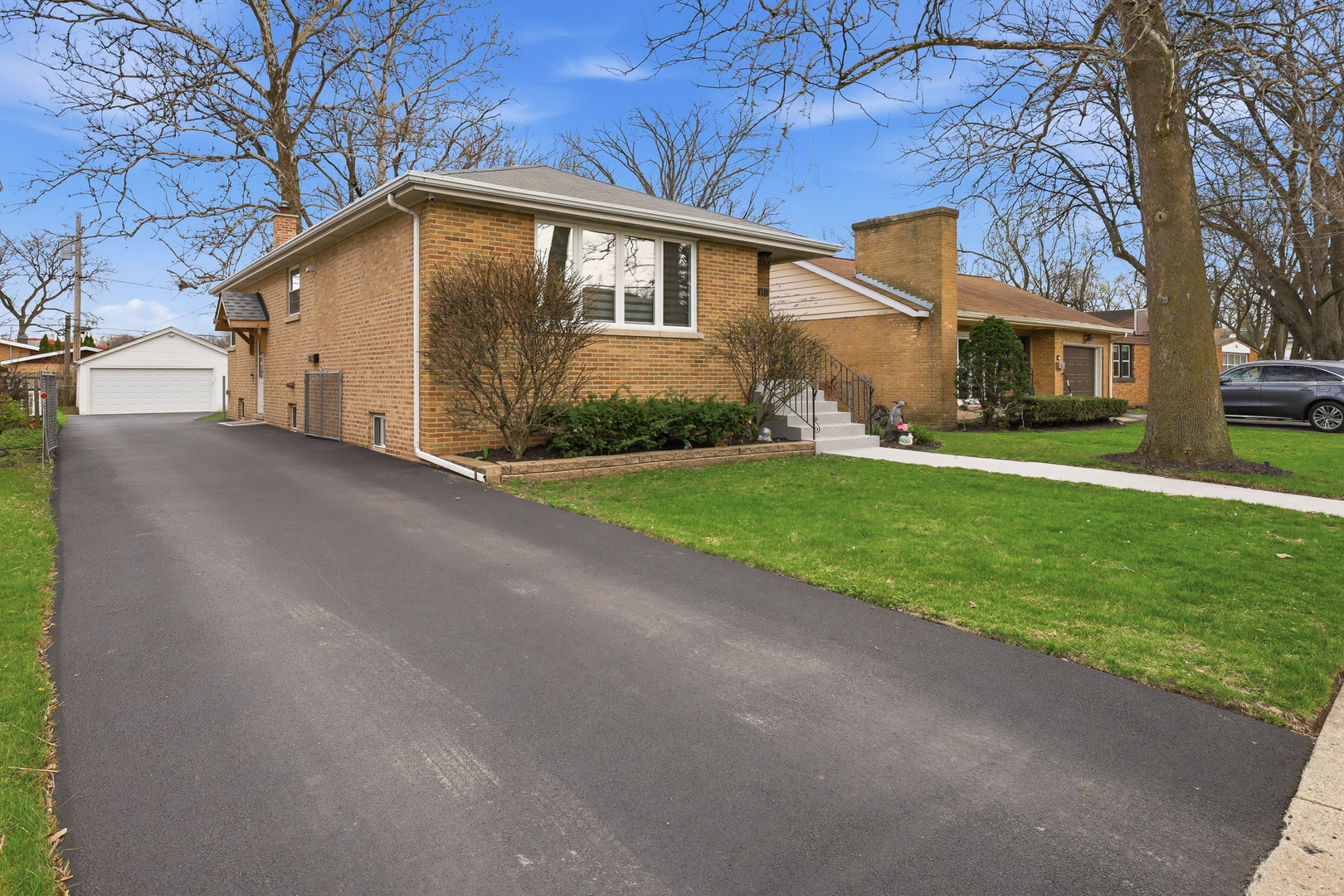 318 Hibbard Road, Wilmette, IL 60091