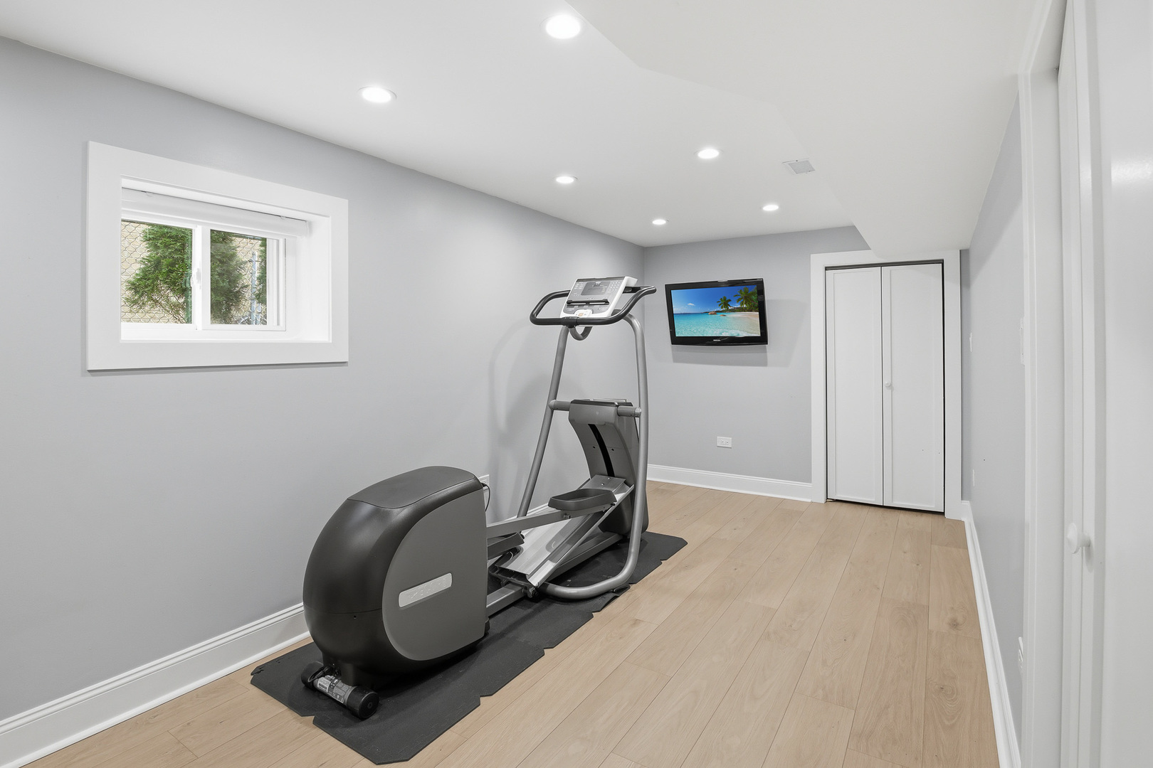 318 Hibbard Road, Wilmette, IL 60091