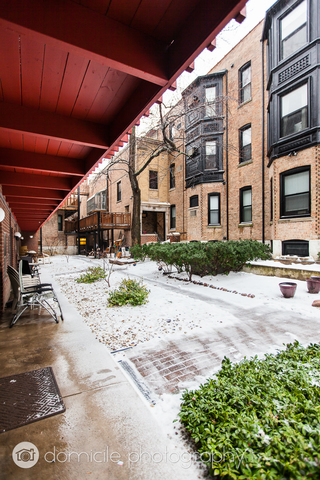 805 W Oakdale Avenue #2B, Chicago, IL 60657