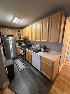 805 W Oakdale Avenue #2B, Chicago, IL 60657