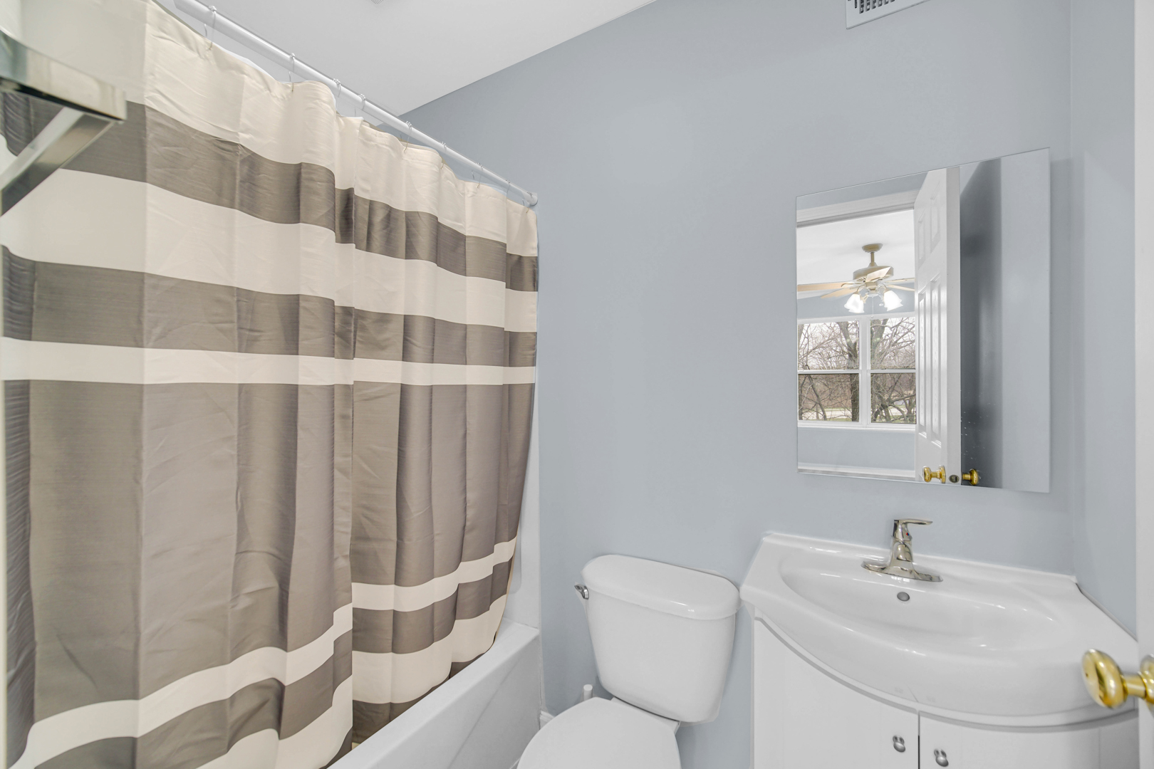 984 Ashbrook Circle, Bolingbrook, IL 60440