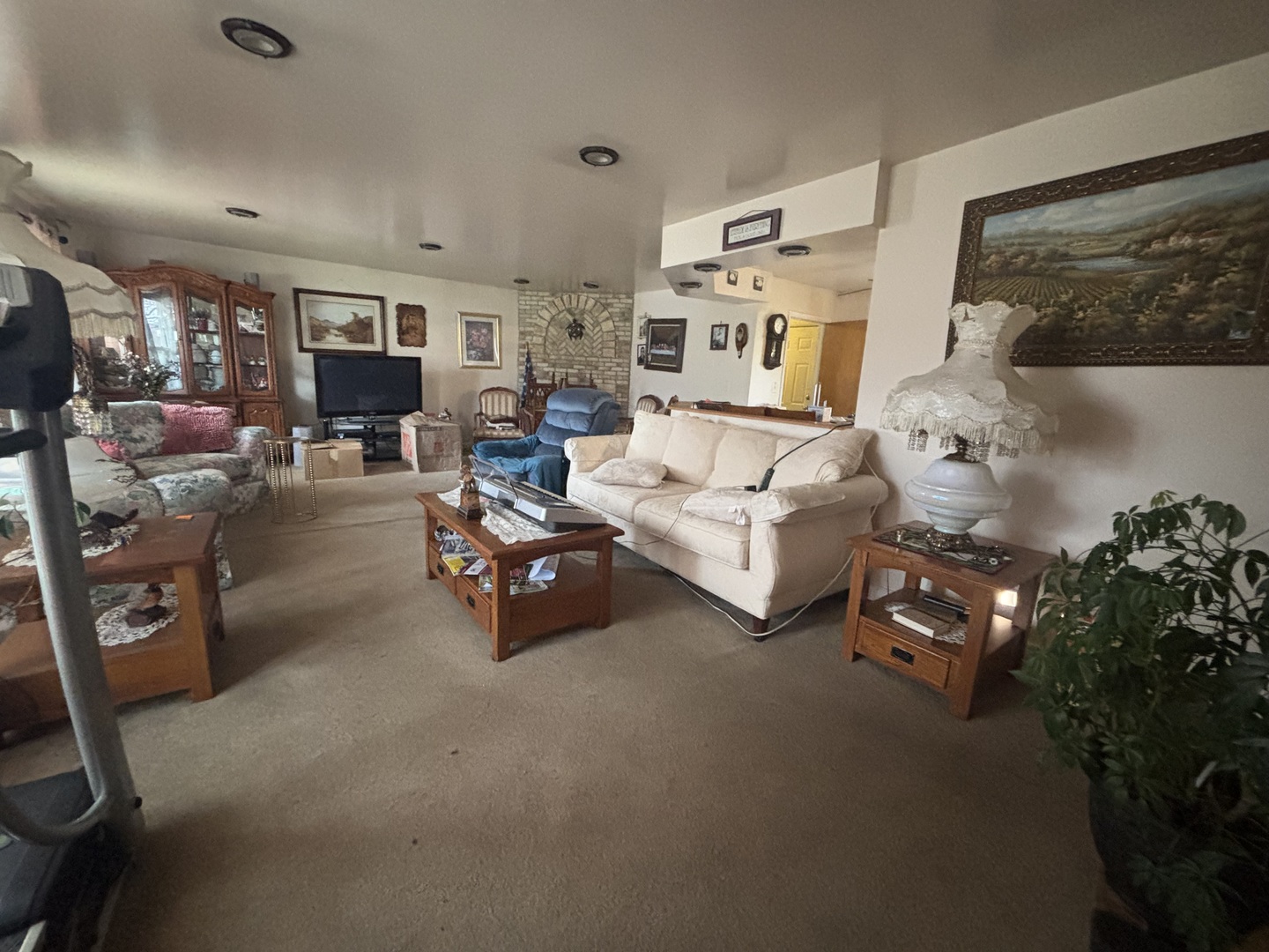 7994 Kensington Lane, Hanover Park, IL 60133