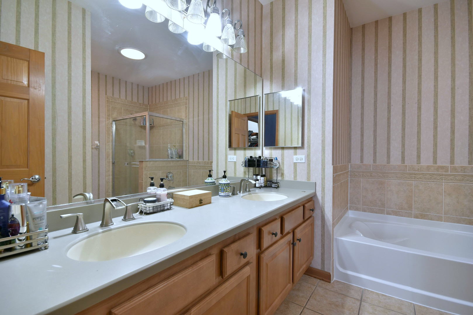 5600 Cloverdale Road, Hanover Park, IL 60133