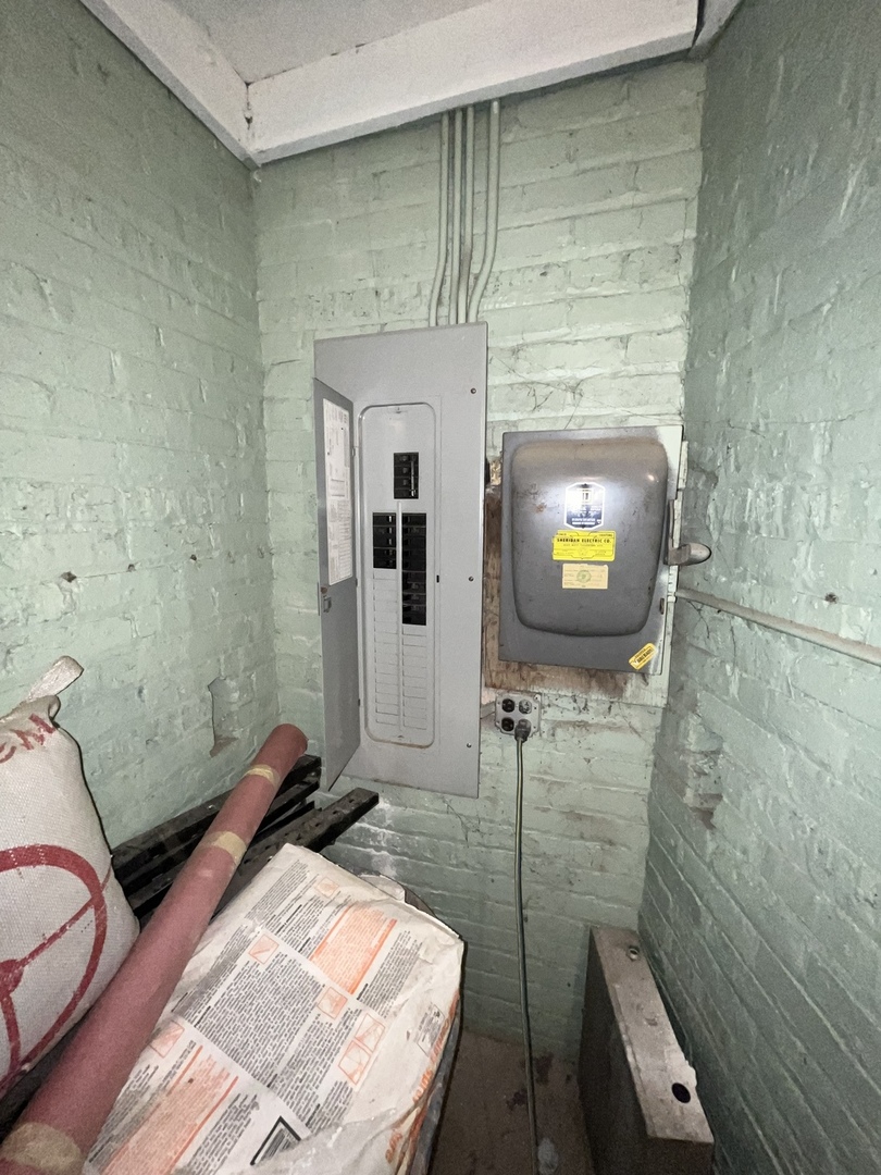 4203 W Fullerton Avenue, Chicago, IL 60639