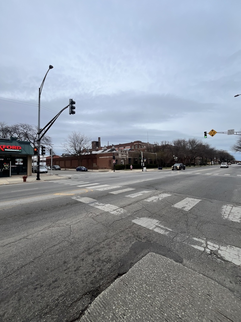 4203 W Fullerton Avenue, Chicago, IL 60639