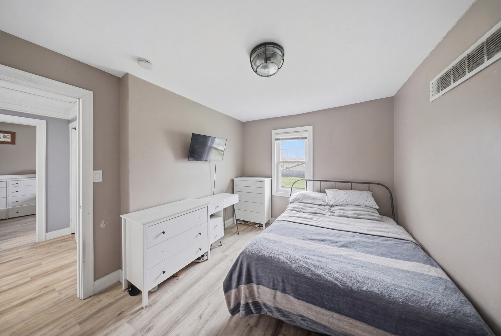 2713 Landen Drive, Melrose Park, IL 60164