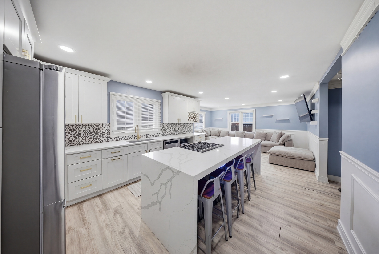 2713 Landen Drive, Melrose Park, IL 60164