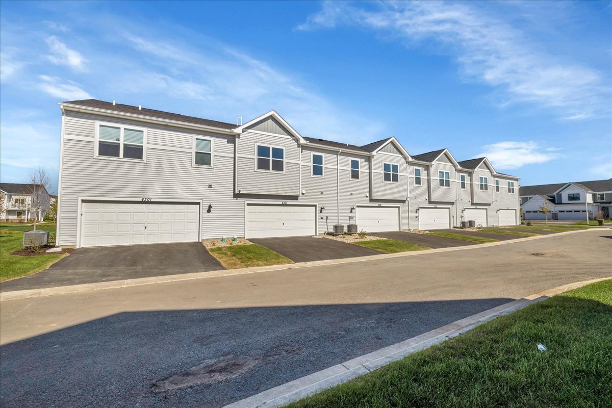 4303 Chelsea Manor Circle #0, Aurora, IL 60504
