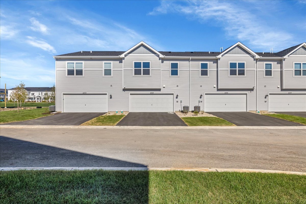4303 Chelsea Manor Circle #0, Aurora, IL 60504