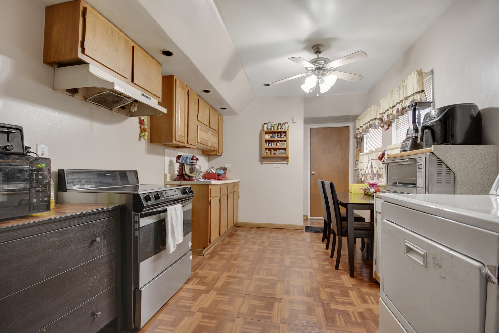 3801 W 84th Place, Chicago, IL 60652