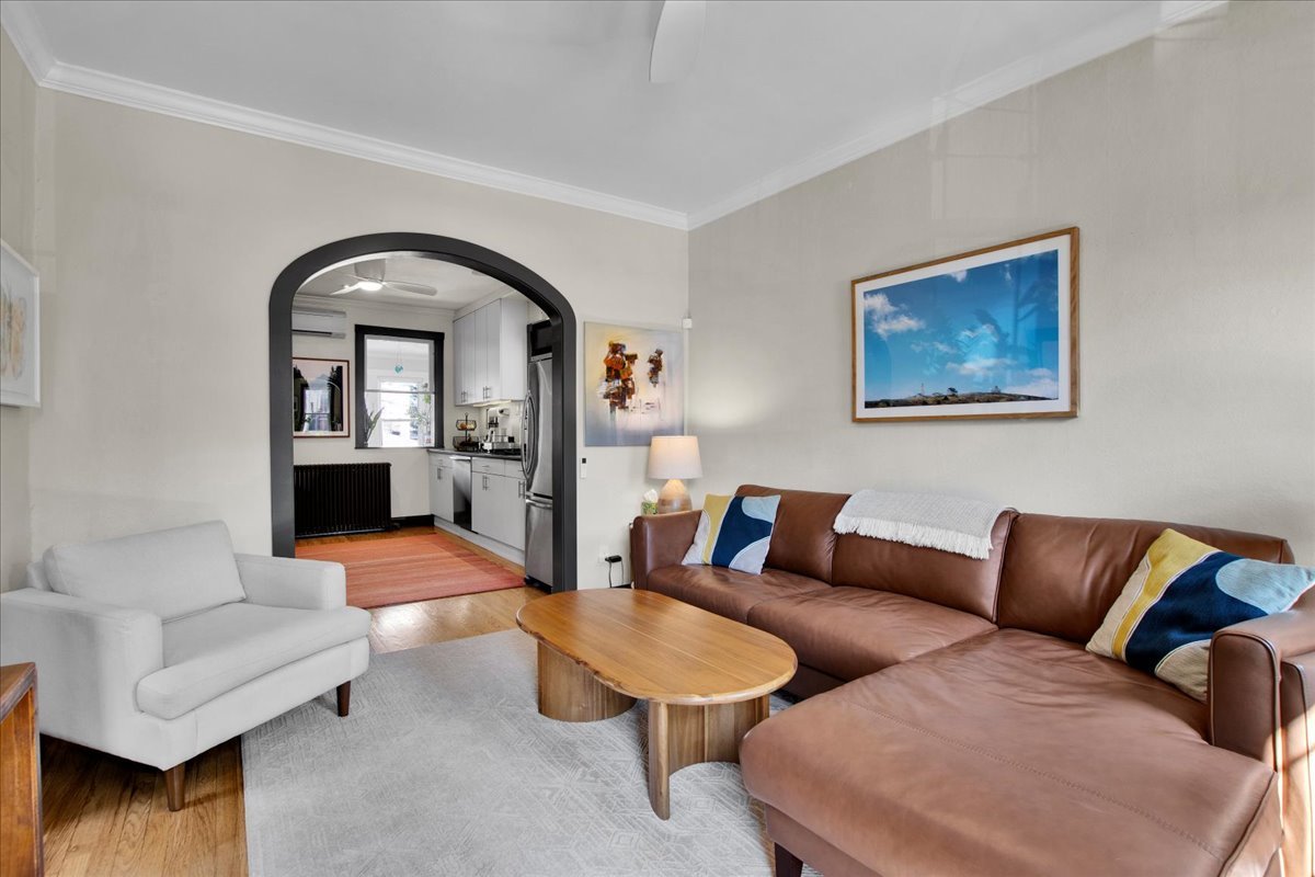 2030 W Shakespeare Avenue, Chicago, IL 60647