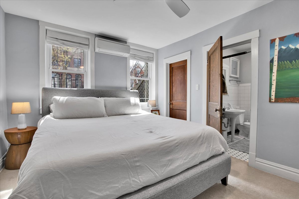 2030 W Shakespeare Avenue, Chicago, IL 60647