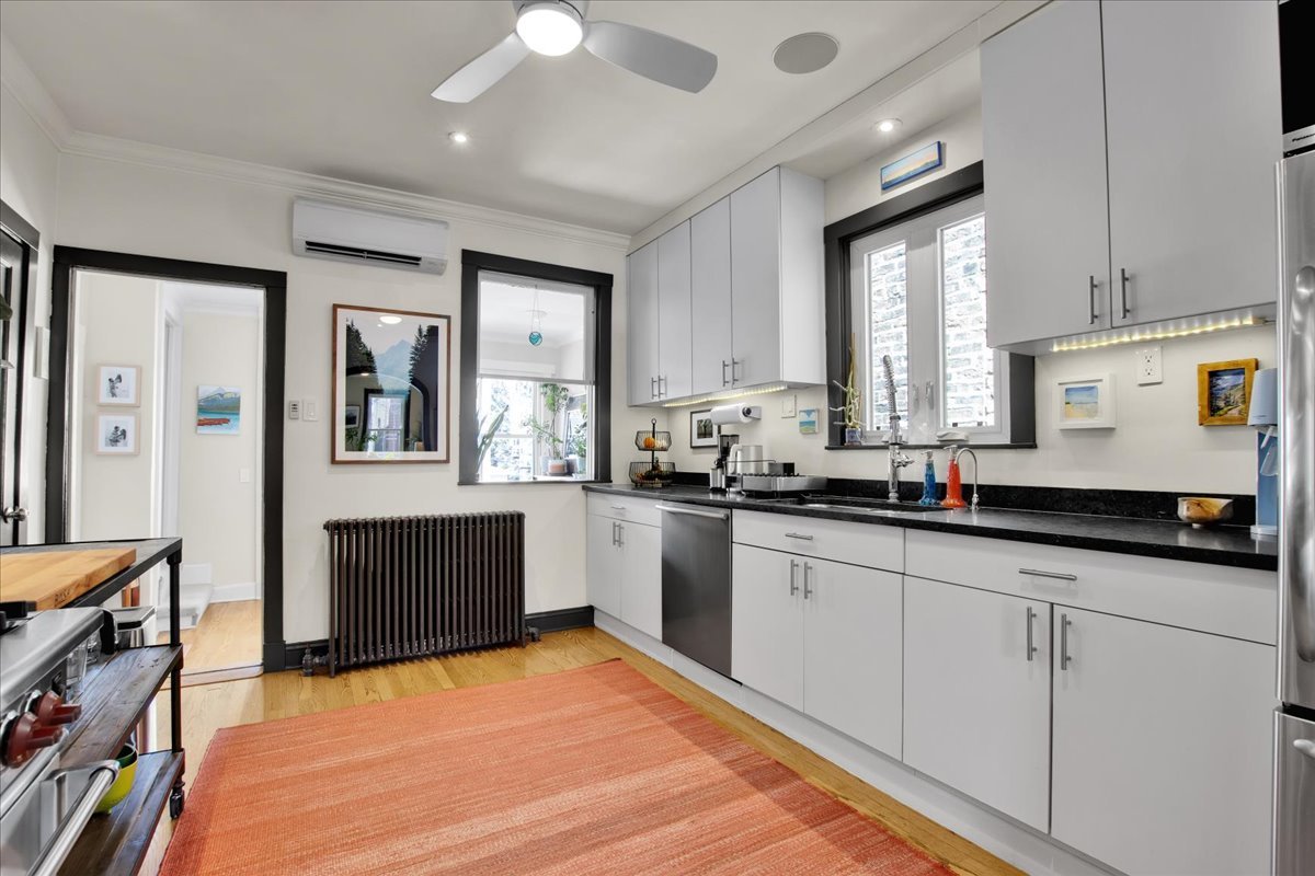 2030 W Shakespeare Avenue, Chicago, IL 60647