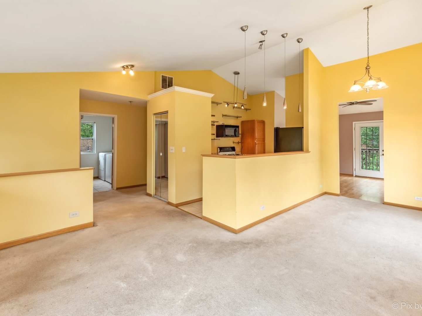 4909 Spencer Avenue #B, Lisle, IL 60532