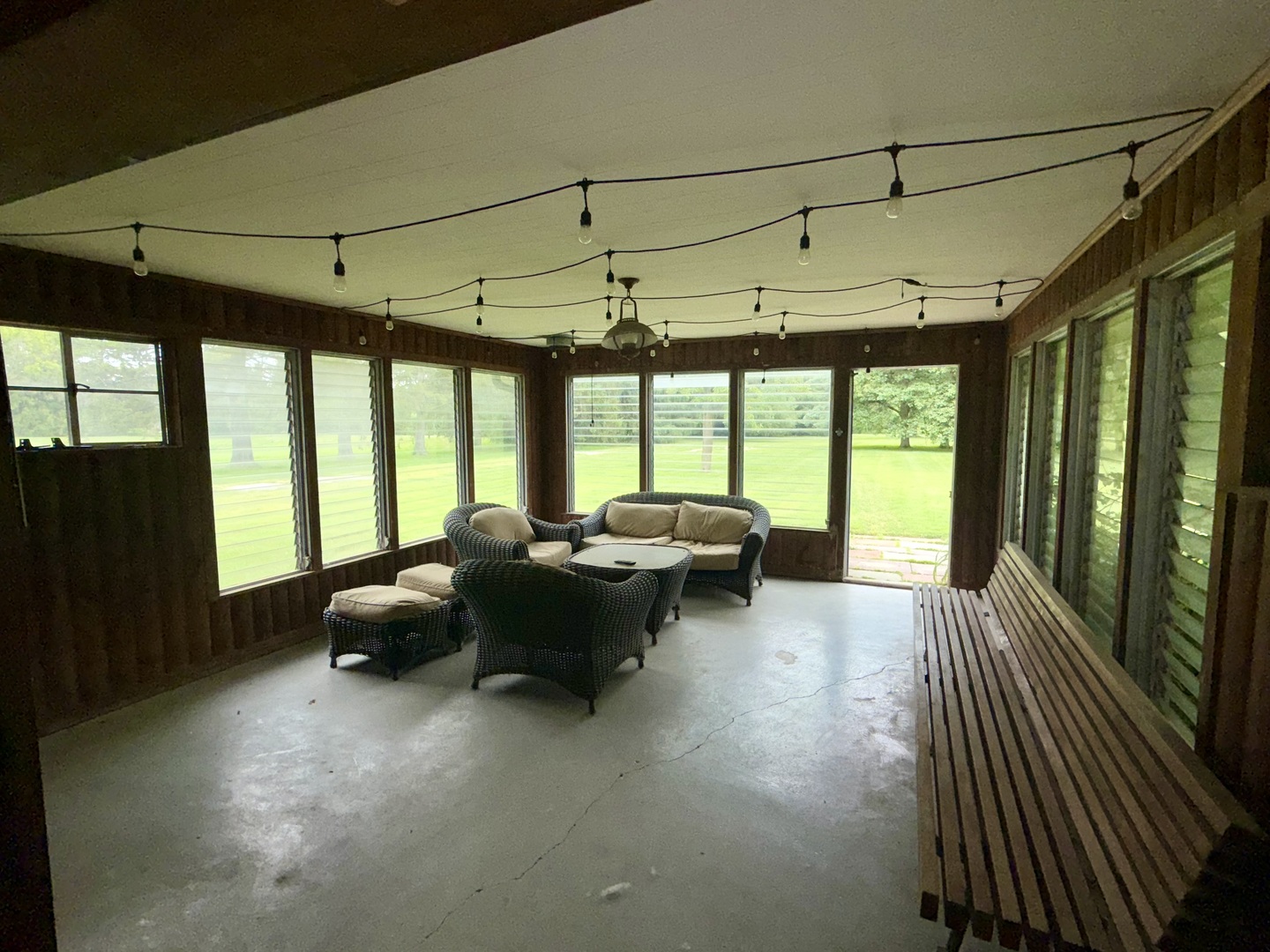 1270 Benson Lane, Green Oaks, IL 60048